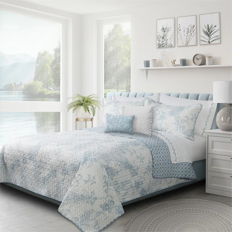 S & Co. Dream Blue Microfiber Quilt, Queen - Hypoallergenic (3 Count)