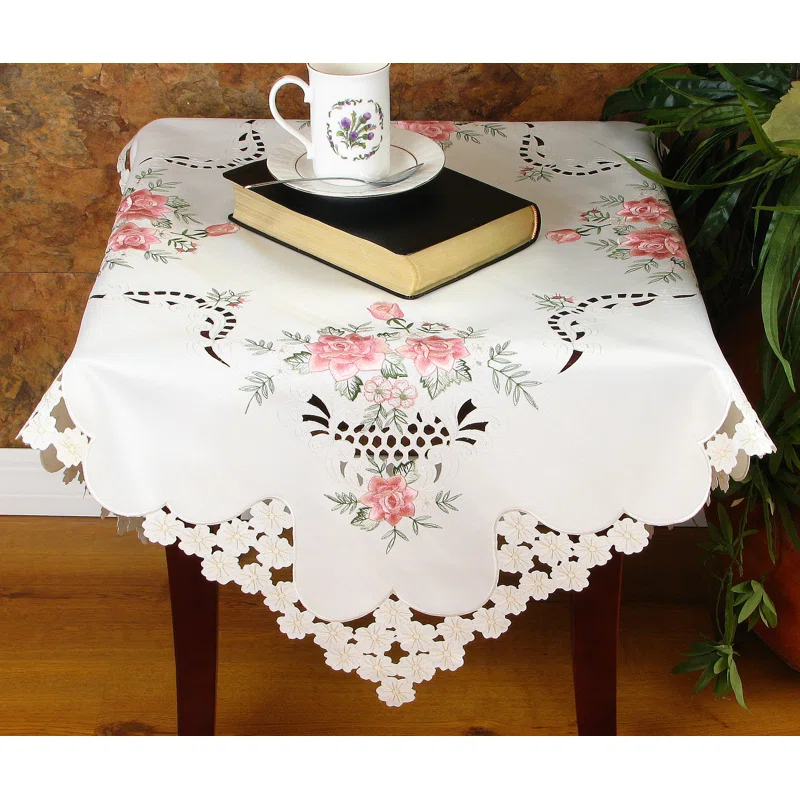 Ophelia & Co. Oldbury Table Topper