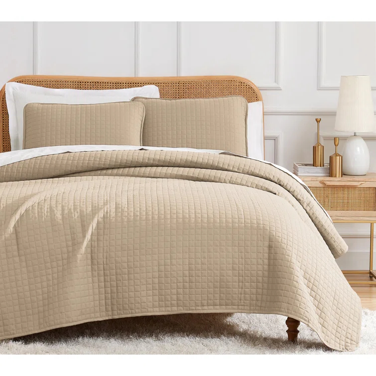 SouthShore Fine Linens Vilano Springs ® Oversized, light-weight Hotel Quality Quilt Set with matching shams
