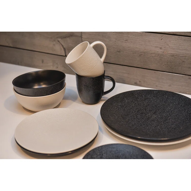 Red Vanilla Red Vanilla Matrix 16 Piece Dinnerware Set, Service for 4
