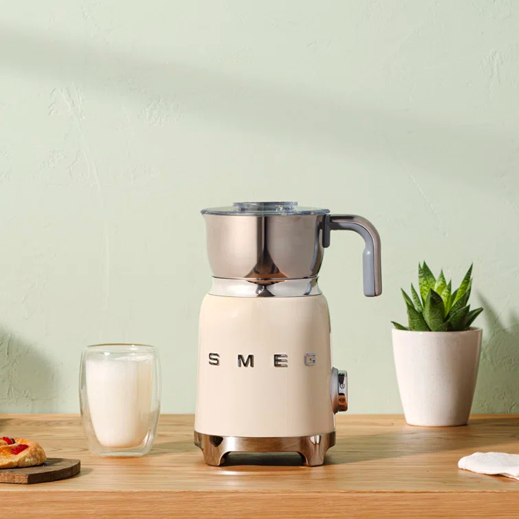 SMEG Cream Retro Milk Frother