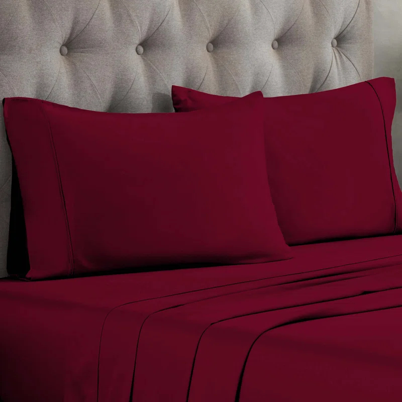 Superior Egyptian Cotton 300 Thread Count Solid Pillowcases (Set of 2)