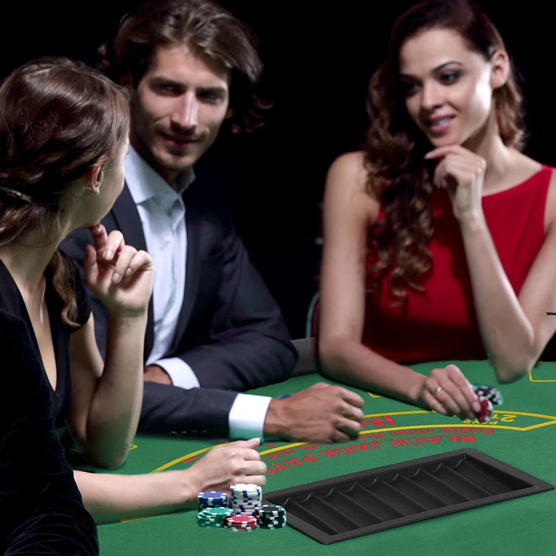 Soozier Soozier 71.75'' 7 - Player Foldable Poker Table