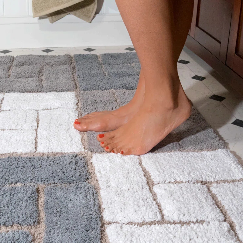 Chesapeake Merchandising Inc. Classic Color Cotton Blend Bath Rug