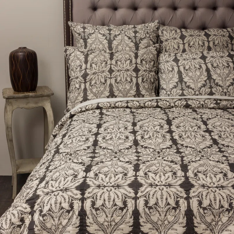 Amity Home Greyston Traditional Percale Damask Quilt
