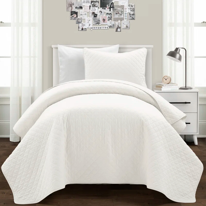 Lush Decor Ava Diamond Oversized Cotton Quilt White 3Pc Set Cal King
