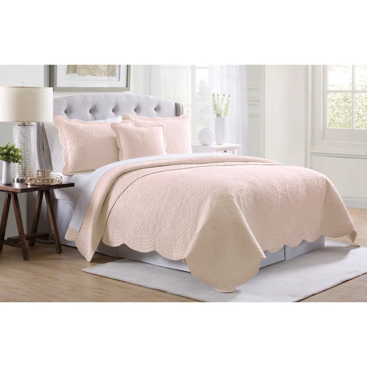 American Traditions French Tile Scalloped Quilt Set Cotton Standard Quilt Set