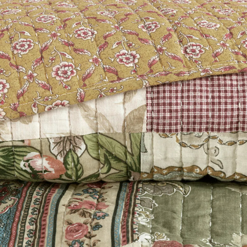 Chezmoi Collection Beige/Red Cotton Reversible Quilt Set
