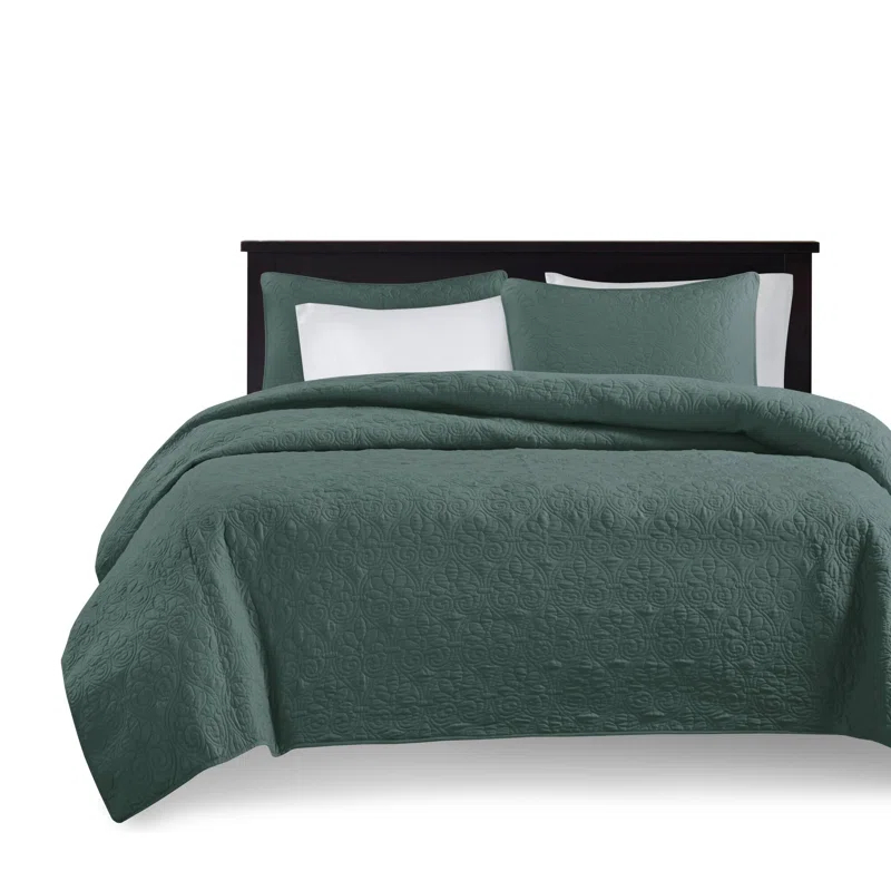 Madison Park Quebec Reversible Quilt Set