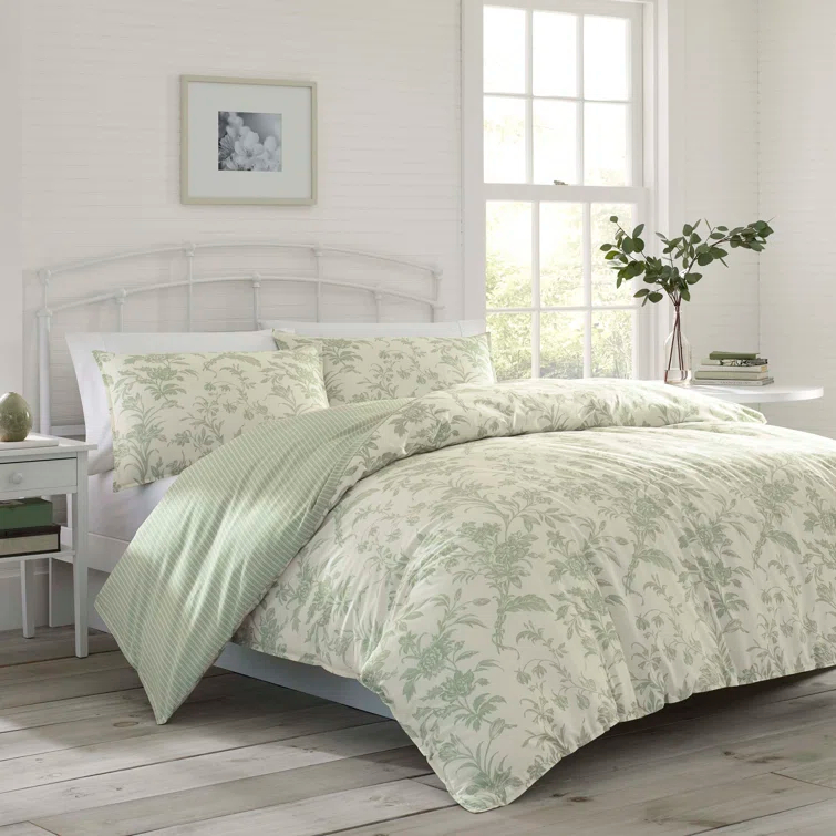 Laura Ashley Laura Ashley Natalie Green Cotton Bonus Duvet Cover Set