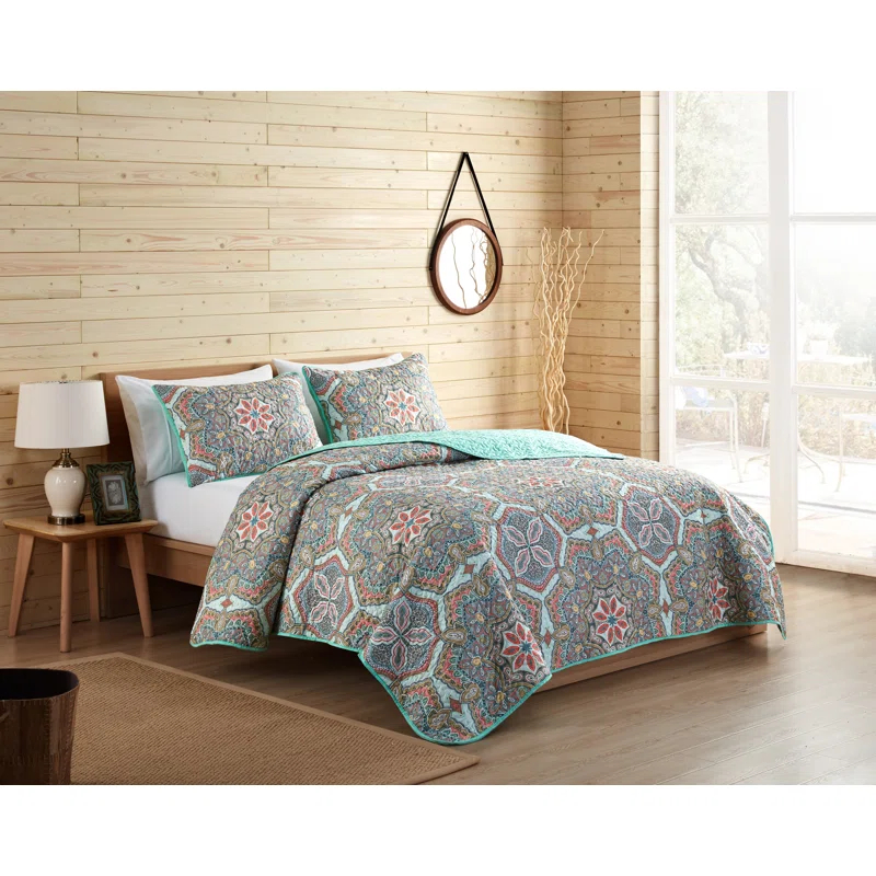VCNY Yara 3-Piece Reversible Medallion Quilt Set