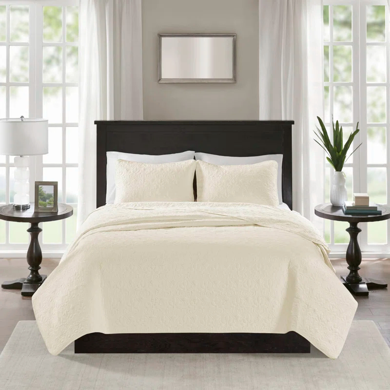 Madison Park Quebec Reversible Quilt Set