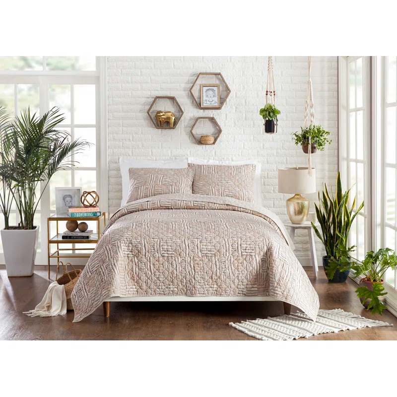Jungalow Abrazo 100% Cotton Reversible Quilt Set – Beige Geometric Print, Modern Global Bedding