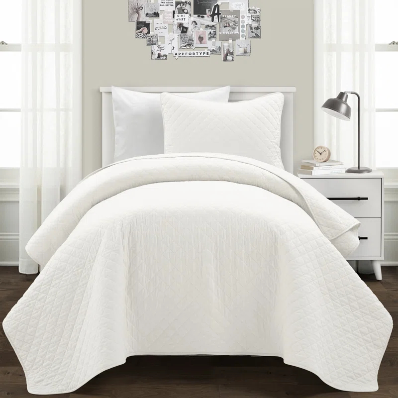 Lush Decor Ava Diamond Oversized Cotton Quilt White 3Pc Set Cal King