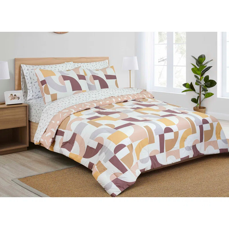 Royale Linens Polyester Geometric Comforter Set