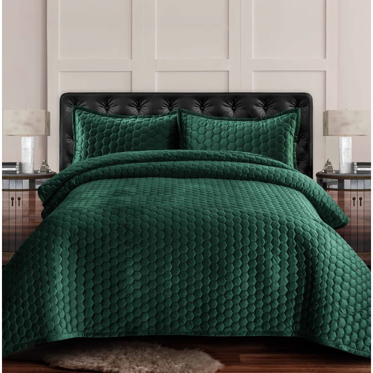 Tribeca Living Lugano Velvet Quilt Set