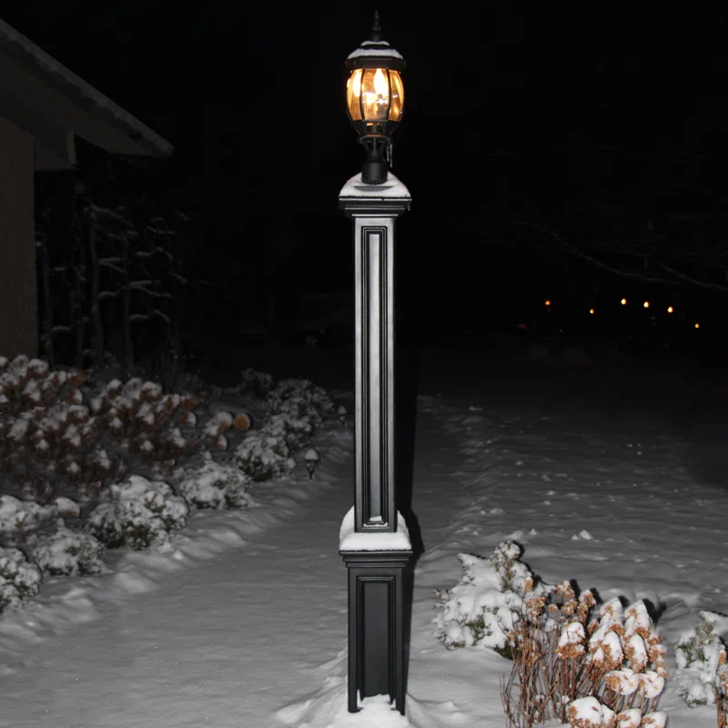 Mayne Inc. Signature Lamp Post (w/Mount)