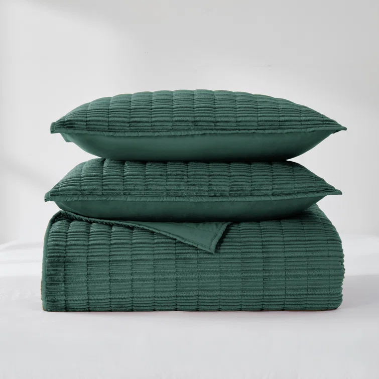 Wonderful Textile Wonderful Velvet 3-piece reversible quilt set