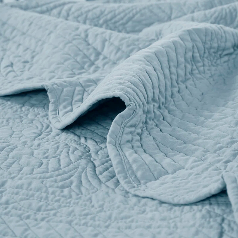 Madison Park Journey Oversized Quilted Throw with Scalloped Edges