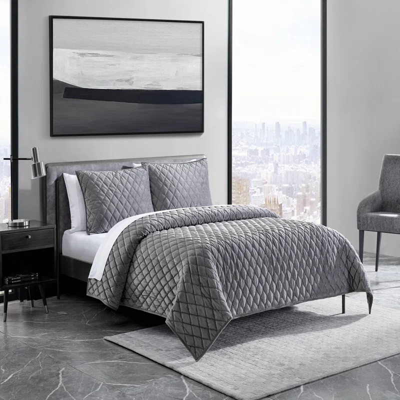 Vera Wang Vera Wang Diamond Velvet Quilt Set