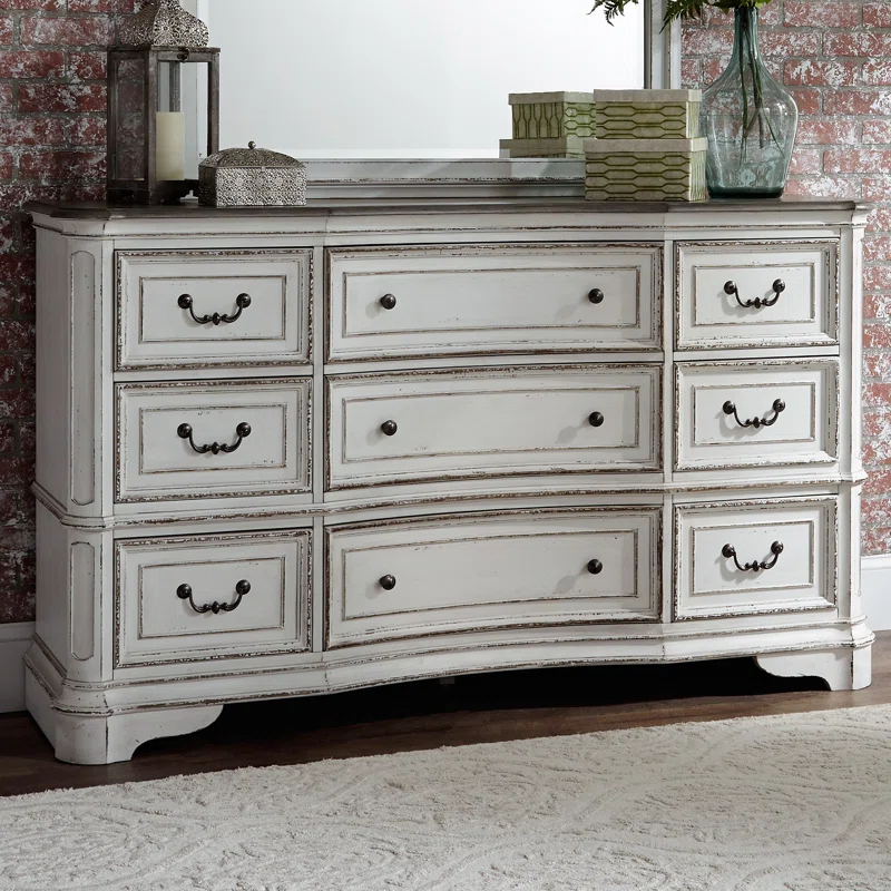 Liberty Furniture Magnolia Manor 9 Drawer Dresser