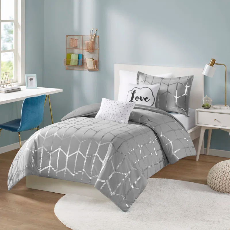 Intelligent Design Raina Metallic Printed Comforter Set
