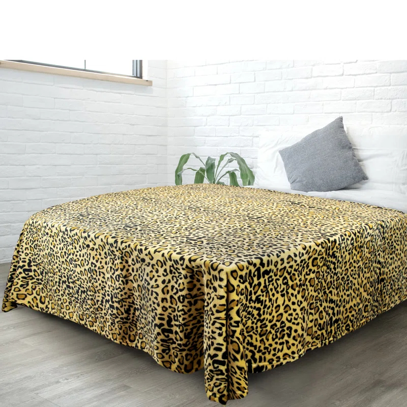 Pavilia Hand Woven Throw Blanket