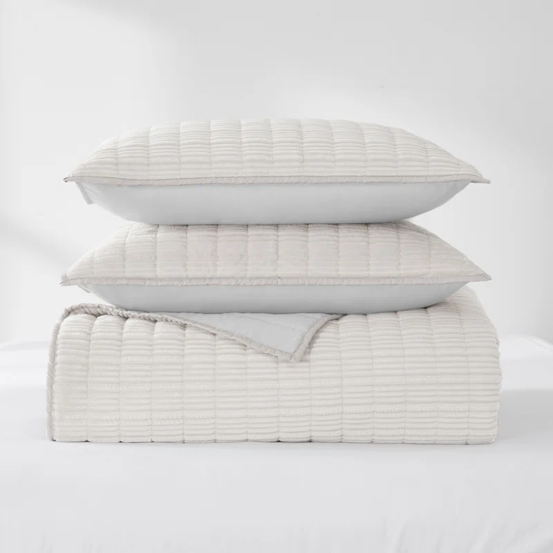Wonderful Velvet Reversible 3 Piece Quilt Set