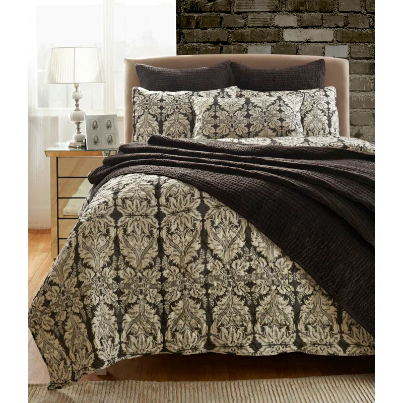 Amity Home Greyston Traditional Percale Damask Quilt
