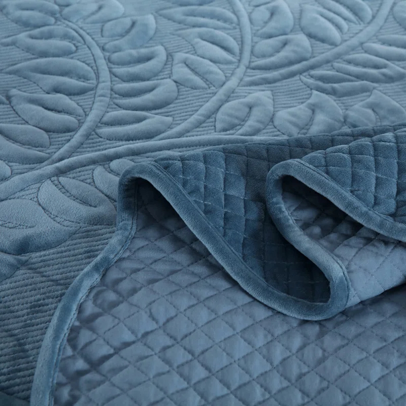 MarCielo Marcielo Oversized Embroidered Velvet Quilt Set With 2 Pillow Shams