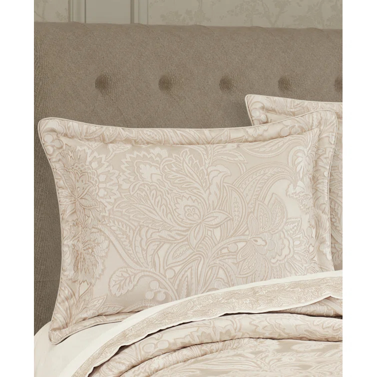 J. Queen New York Villanova Comforter Set Queen