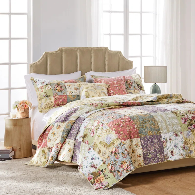 Greenland Home Fashions Blooming Prairie Patchwork Cotton Reversible Quilt Set with Throw Pillows