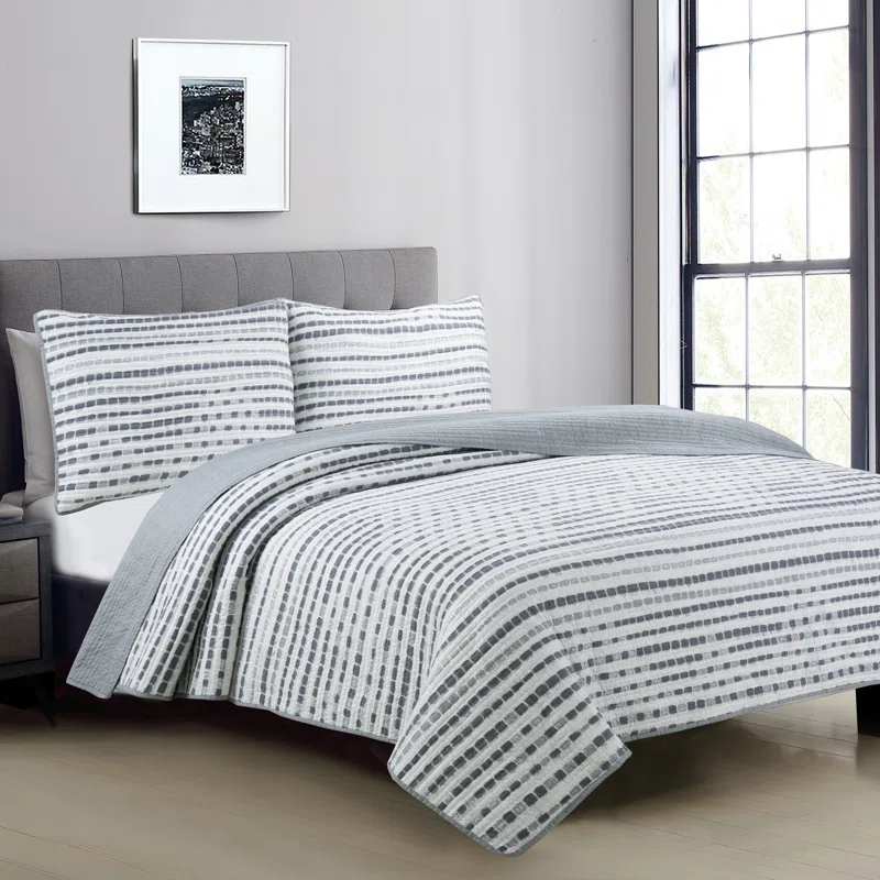 Estate Collection Nara Modern & Contemporary Striped Quilt Set