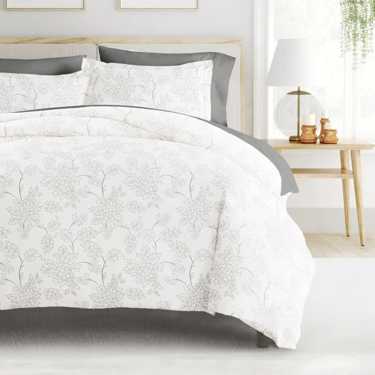 IEnjoy Home 8-Piece Reversible Bedding Bundle - Patterned Duvet Cover, Comforter Insert and Solid Sheet Set