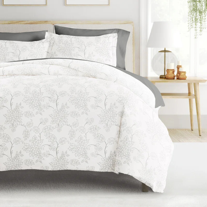 8-Piece Reversible Bedding Bundle - Patterned Duvet Cover, Comforter Insert and Solid Sheet Set