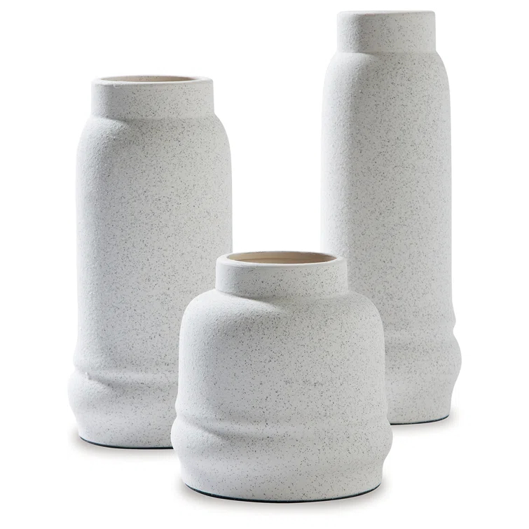 Red Barrel Studio® Lykan Table Vase