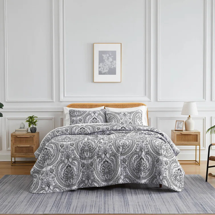 SouthShore Fine Linens Pure Melody Oversized Light-weight Paisley Quilt Set with matching shams