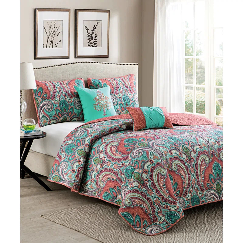 VCNY Casablanca Bohemian Microfiber / Polyester Standard Damask Quilt Set
