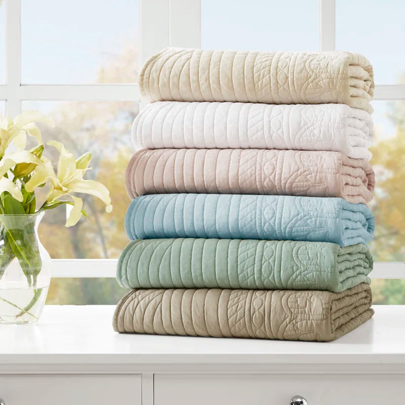 Madison Park Journey Oversized Quilted Throw with Scalloped Edges