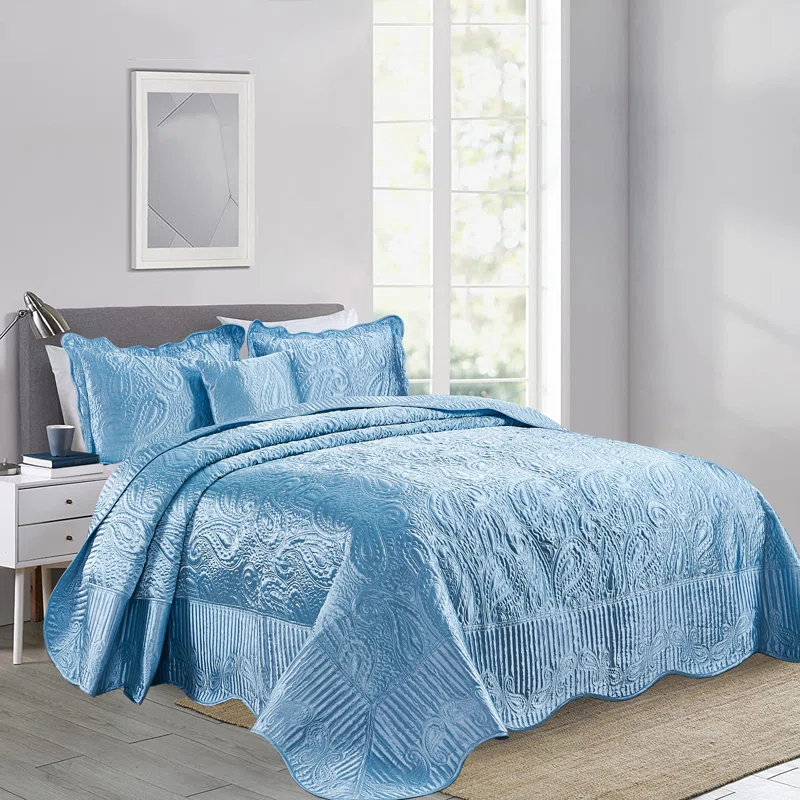 Serenta Oversized Microfiber Modern & Contemporary 4 Piece Quilt Set