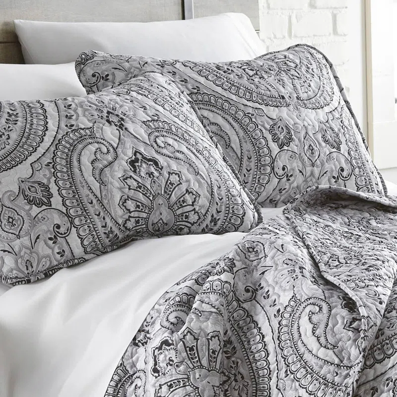 SouthShore Fine Linens Pure Melody Oversized Light-weight Paisley Quilt Set with matching shams