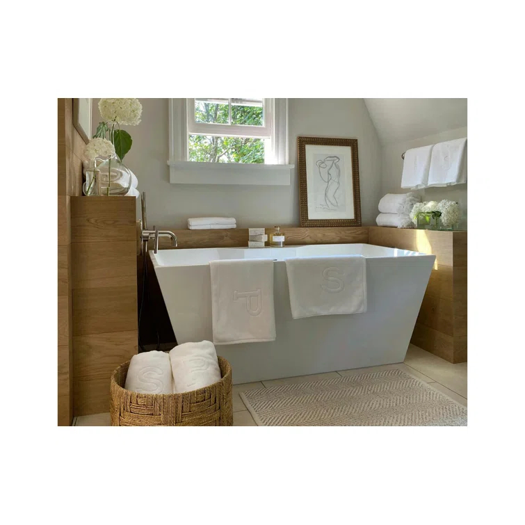 Luxurious White Egyptian Cotton Bath Towel with Monogram P