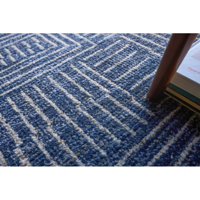 Exquisite Rugs Aldridge Hand-Knotted New Zealand Wool/ Bamboo Silk Blue/Ivory Area Rug