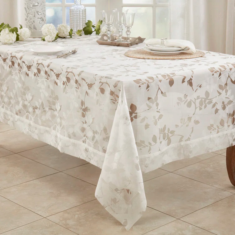 Saro Kailani Collection Dining Linens