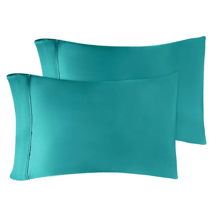 Superior Egyptian Cotton 300 Thread Count Solid Pillowcases (Set of 2)