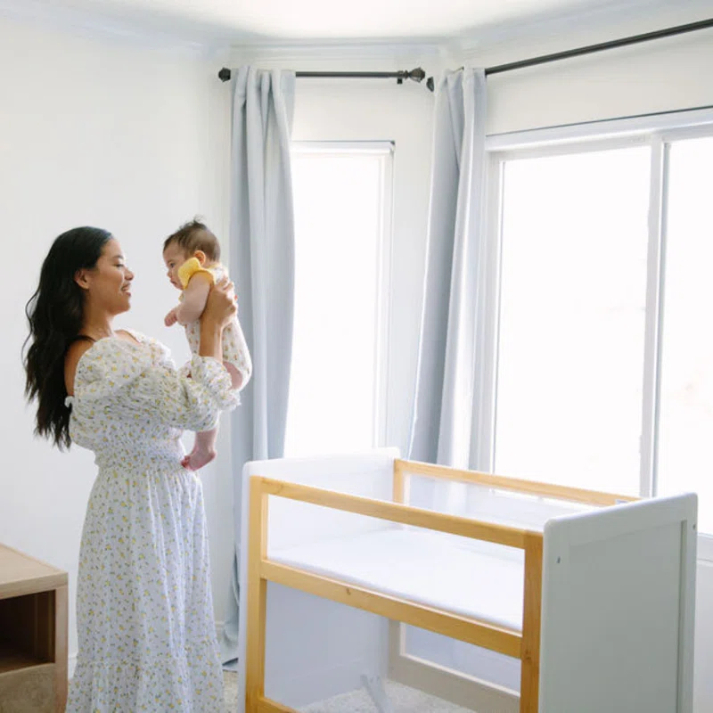 BreathableBaby BreathableBaby Breathable Mesh 2-in-1 Mini Crib, Greenguard Gold Certified