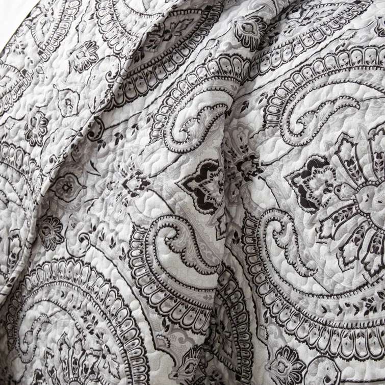 SouthShore Fine Linens Pure Melody Oversized Light-weight Paisley Quilt Set with matching shams