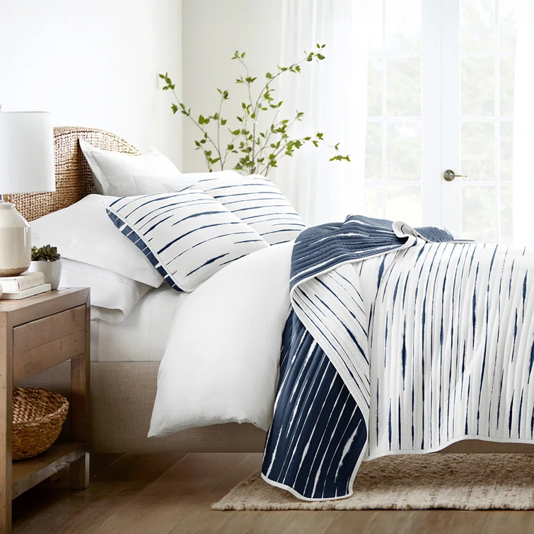 Becky Cameron Becky Cameron Lightweight Coastal Reversible Quilt Set