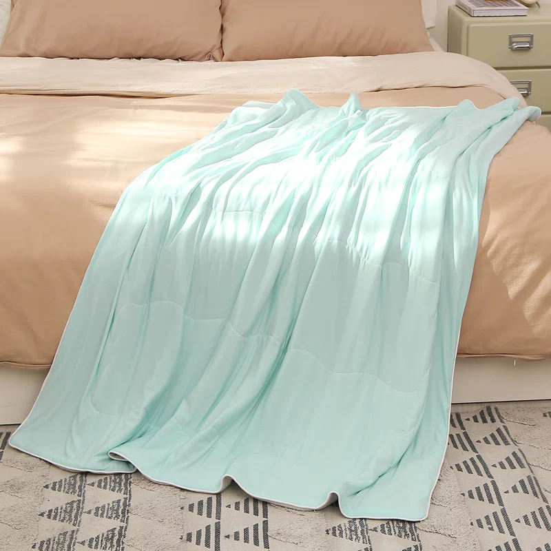 Catalonia Reversible Cooling Blanket, Lightweight Summer Comforter for Hot Sleepers, Silky Soft Summer Duvet Throw Size, 50 x 60 inches, Soft Breathable