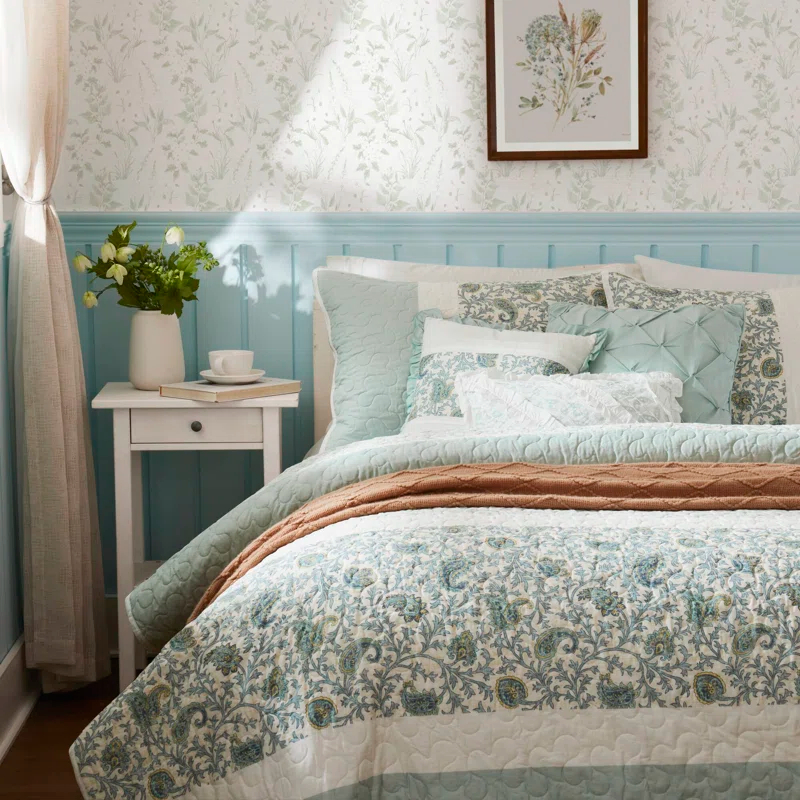 Madison Park Dawn 6 Piece Cotton Percale Quilt Set with Throw Pillows